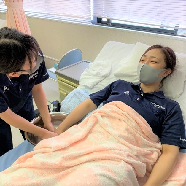 イメージ：【介護福祉科】手浴足浴の学内実習！