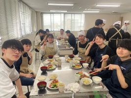 イメージ：【介護福祉科】初めての調理実習