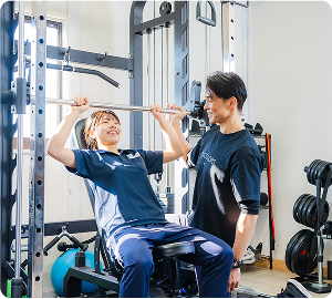 イメージ：スポーツに興味がある人！国家資格＋トレーニング資格を取得！