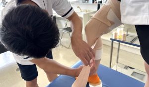 イメージ：【柔道整復師科＆鍼灸師科】テーピング試験を実施しました！