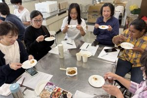 イメージ:【介護福祉科】食事介助ってどんなこと?実際にやってみた!