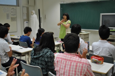 手話の授業 手で話してみよう 河原医療福祉専門学校